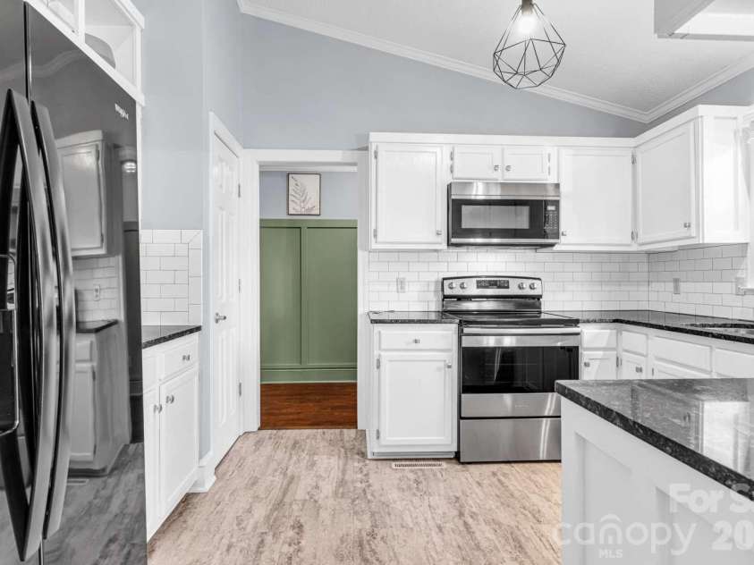 602 Colby Circle, Salisbury, NC 28147.  MLS# CAR4434046, YatesRealty ID 57488. 