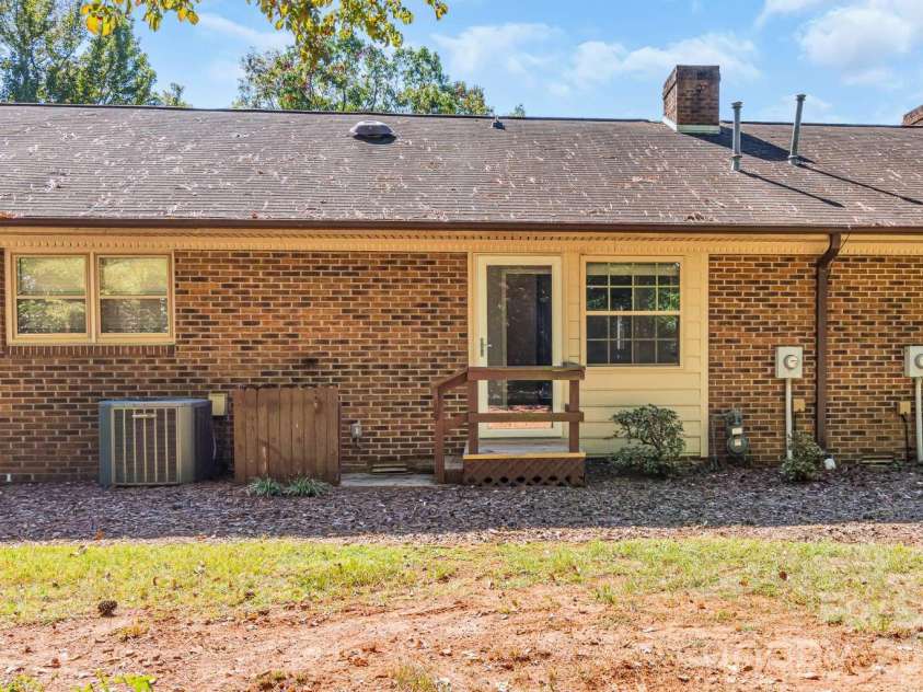 602 Colby Circle, Salisbury, NC 28147.  MLS# CAR4434046, YatesRealty ID 57488. 
