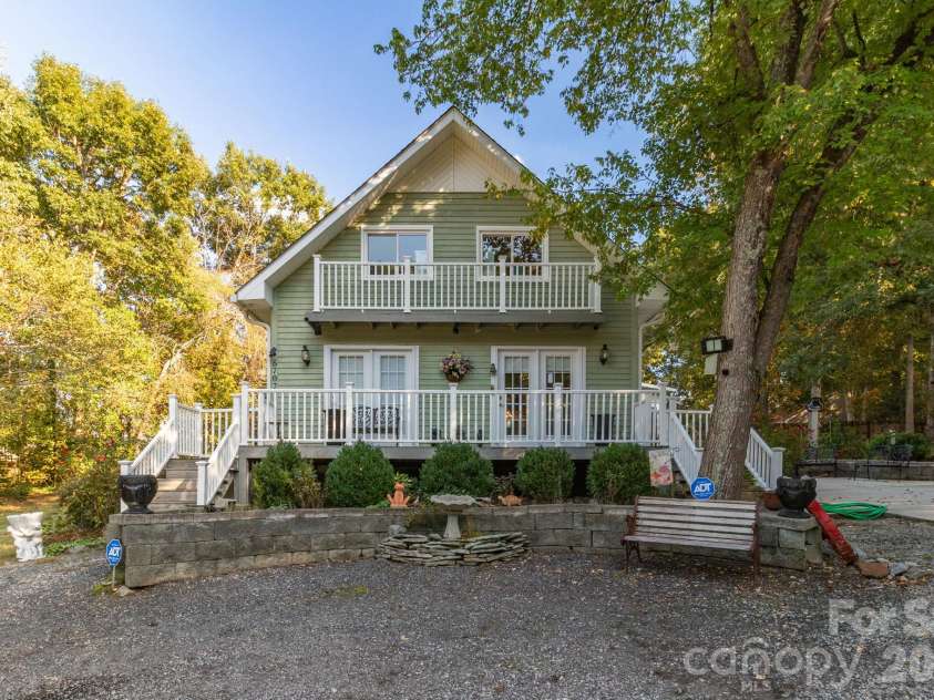 6707 Chadmoor Court, Greensboro, NC 27406.  MLS# CAR4435710, YatesRealty ID 57497. 