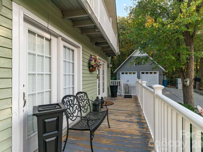 6707 Chadmoor Court, Greensboro, NC 27406.  MLS# CAR4435710, YatesRealty ID 57497. 