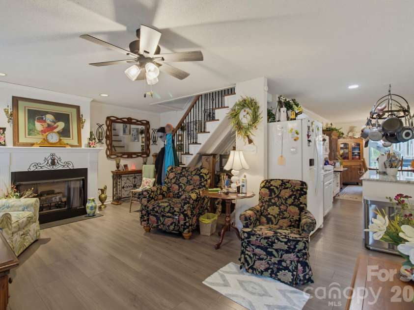 6707 Chadmoor Court, Greensboro, NC 27406.  MLS# CAR4435710, YatesRealty ID 57497. 