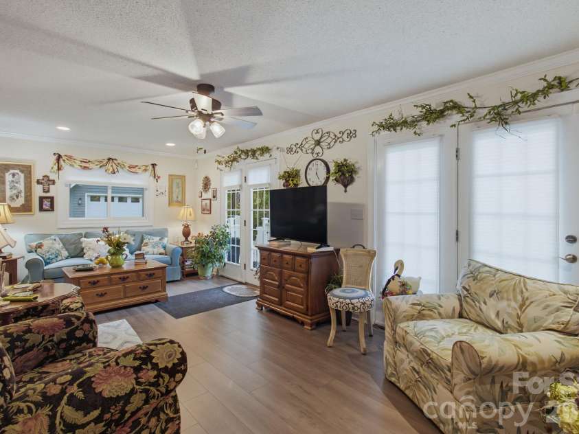 6707 Chadmoor Court, Greensboro, NC 27406.  MLS# CAR4435710, YatesRealty ID 57497. 