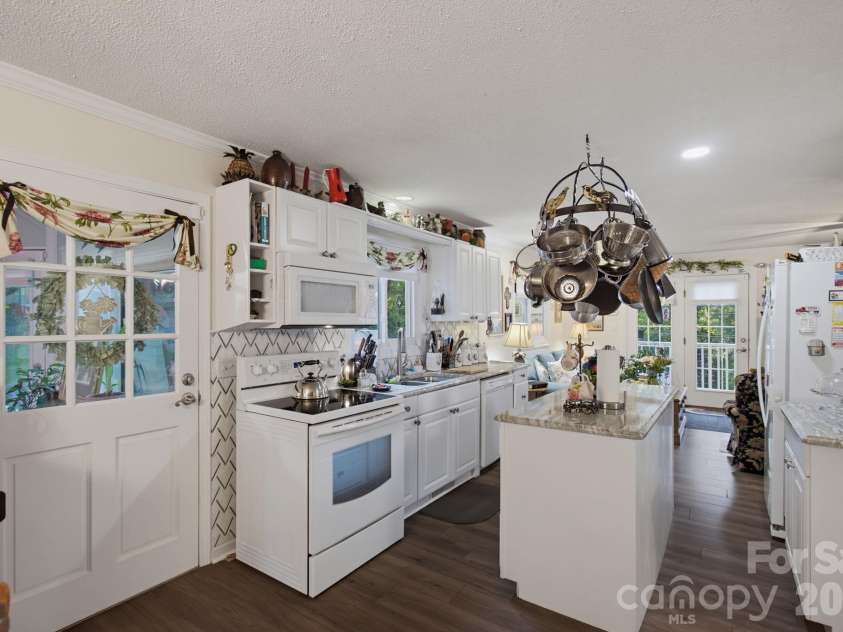6707 Chadmoor Court, Greensboro, NC 27406.  MLS# CAR4435710, YatesRealty ID 57497. 