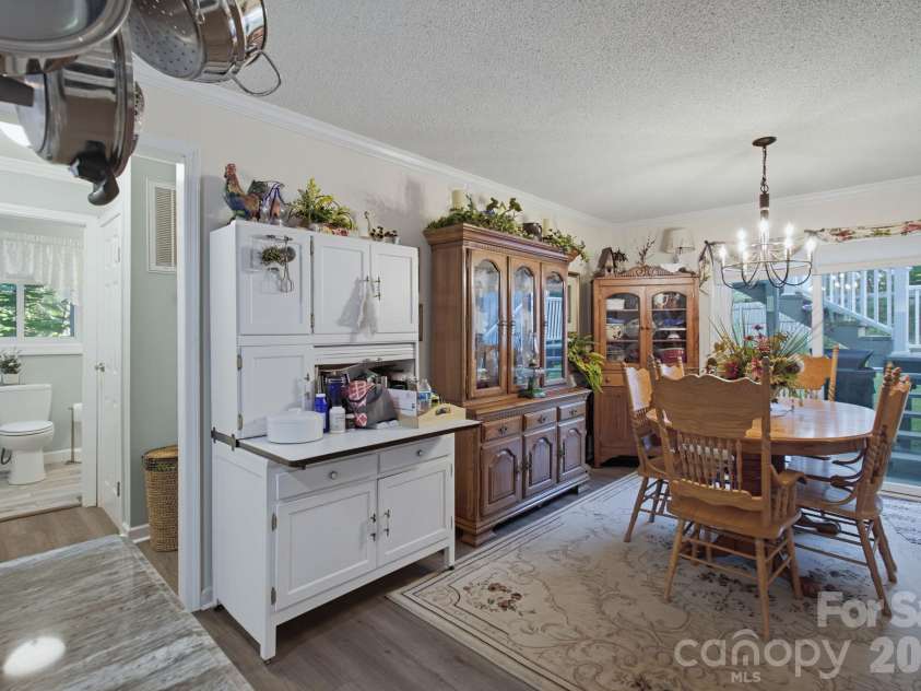 6707 Chadmoor Court, Greensboro, NC 27406.  MLS# CAR4435710, YatesRealty ID 57497. 