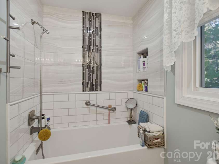 6707 Chadmoor Court, Greensboro, NC 27406.  MLS# CAR4435710, YatesRealty ID 57497. 