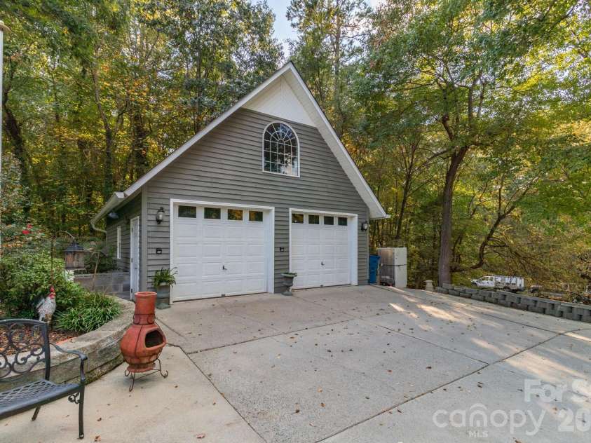 6707 Chadmoor Court, Greensboro, NC 27406.  MLS# CAR4435710, YatesRealty ID 57497. 