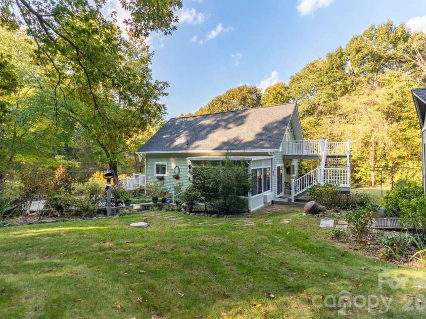 6707 Chadmoor Court, Greensboro, NC 27406.  MLS# CAR4435710, YatesRealty ID 57497. 