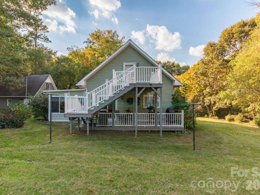 6707 Chadmoor Court, Greensboro, NC 27406.  MLS# CAR4435710, YatesRealty ID 57497. 