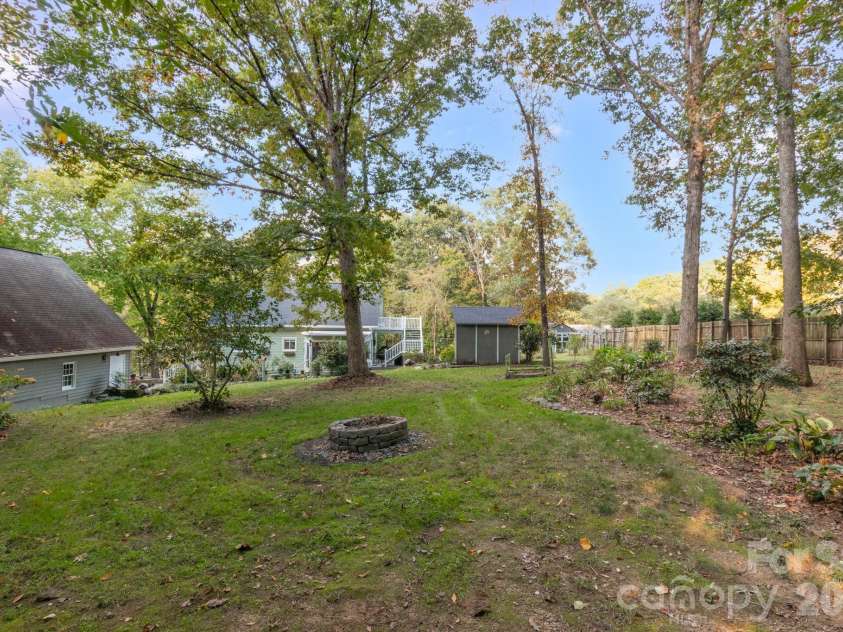 6707 Chadmoor Court, Greensboro, NC 27406.  MLS# CAR4435710, YatesRealty ID 57497. 