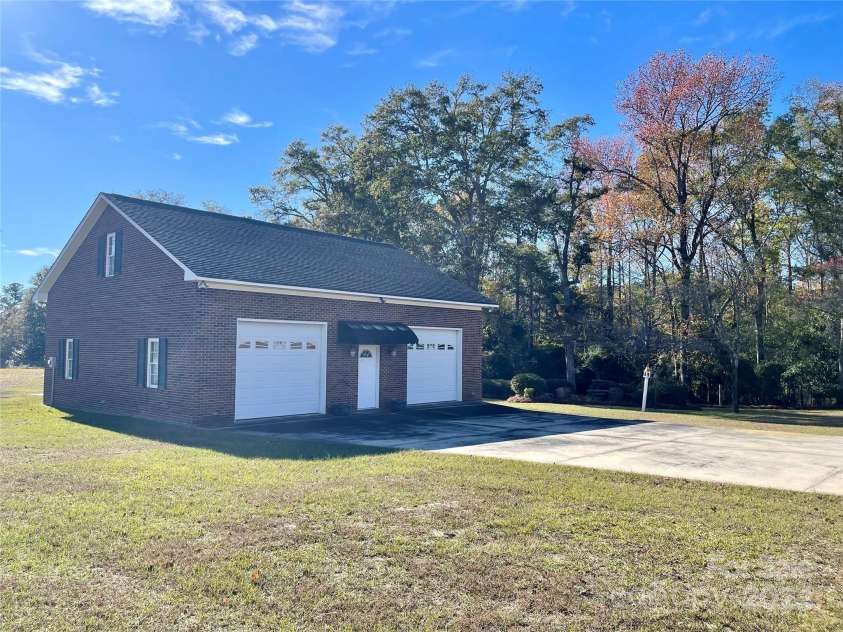 5486 Kershaw Camden Highway, Heath Springs, SC 29058.  MLS# CAR4199430, YatesRealty ID 575. 