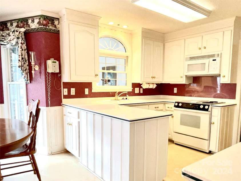 5486 Kershaw Camden Highway, Heath Springs, SC 29058.  MLS# CAR4199430, YatesRealty ID 575. 