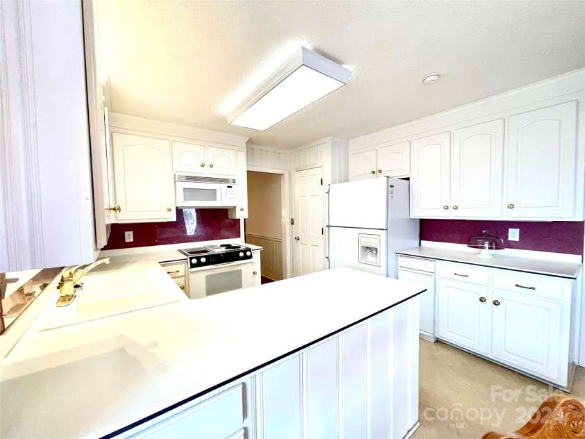 5486 Kershaw Camden Highway, Heath Springs, SC 29058.  MLS# CAR4199430, YatesRealty ID 575. 