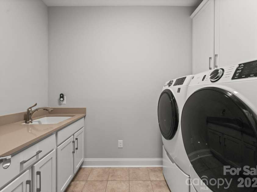 13030 Pleasant Run Drive, Huntersville, NC 28078.  MLS# CAR4351297, YatesRealty ID 5750. Laundry, Main Level