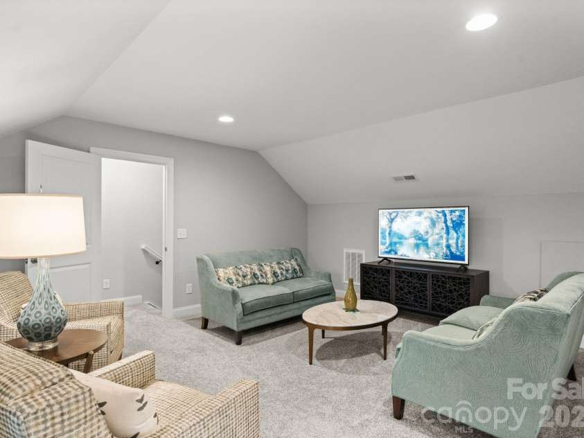 13030 Pleasant Run Drive, Huntersville, NC 28078.  MLS# CAR4351297, YatesRealty ID 5750. Upper Level Loft