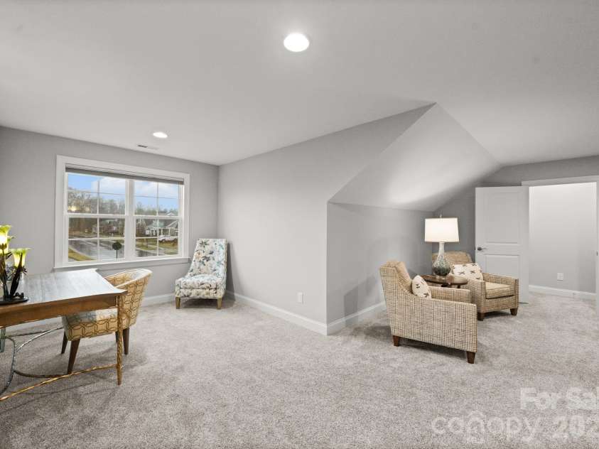 13030 Pleasant Run Drive, Huntersville, NC 28078.  MLS# CAR4351297, YatesRealty ID 5750. Upper Level Loft