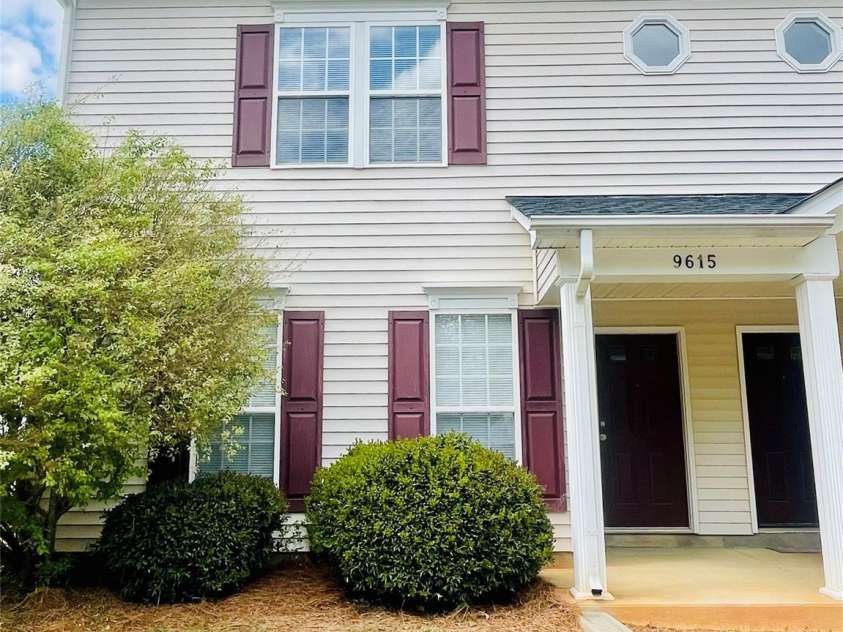 9615 Littleleaf Drive, Charlotte, NC 28215.  MLS# CAR4246026, YatesRealty ID 5750. 