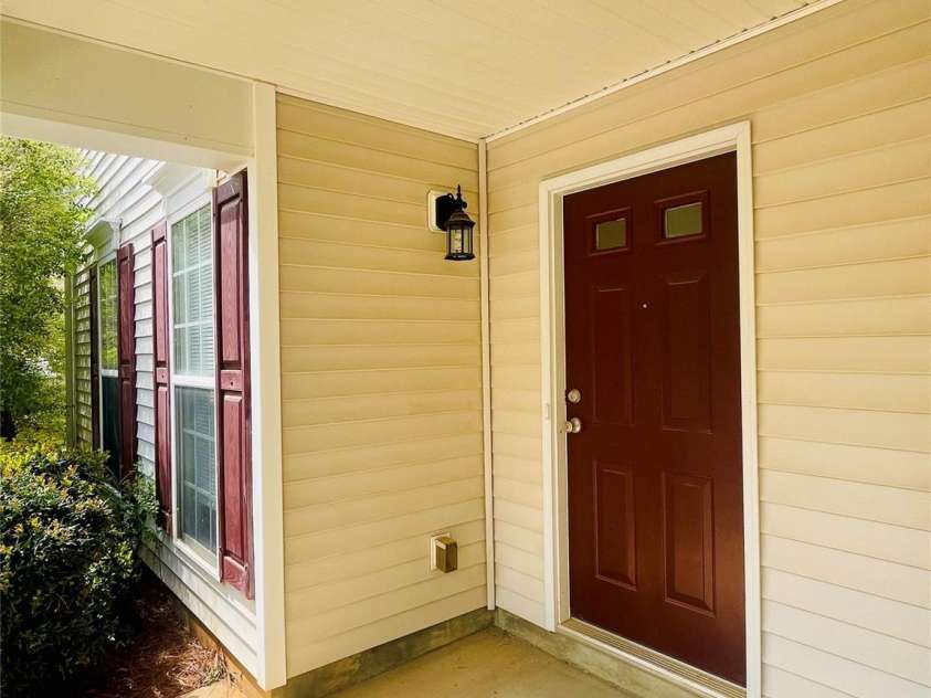 9615 Littleleaf Drive, Charlotte, NC 28215.  MLS# CAR4246026, YatesRealty ID 5750. 