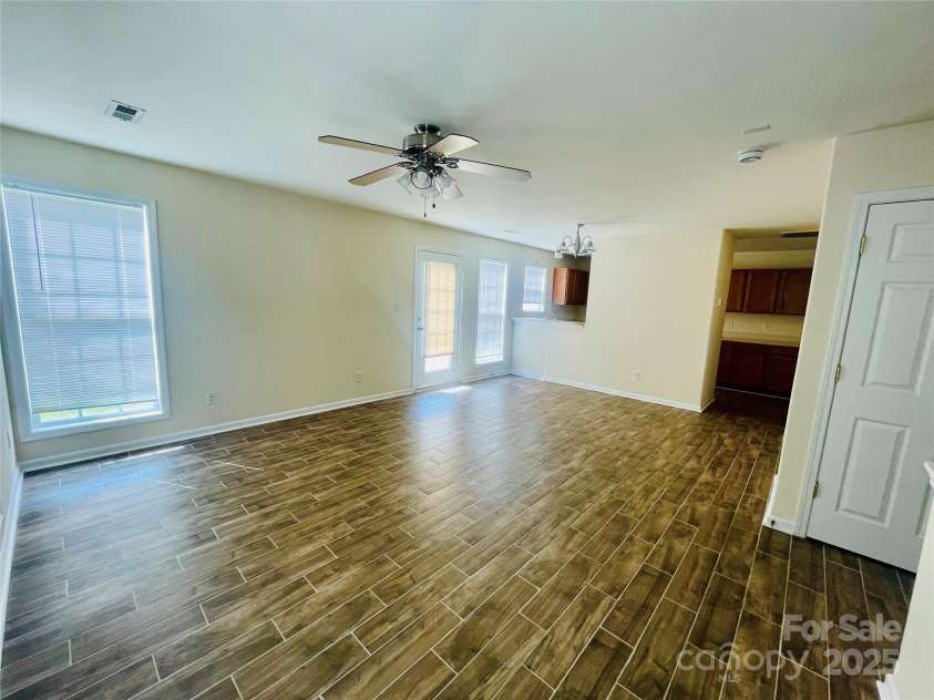 9615 Littleleaf Drive, Charlotte, NC 28215.  MLS# CAR4246026, YatesRealty ID 5750. 
