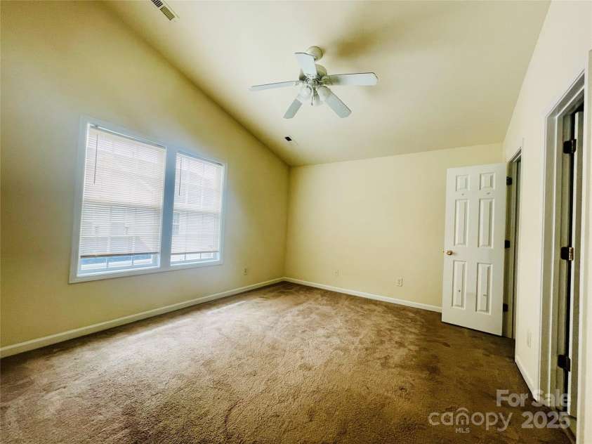 9615 Littleleaf Drive, Charlotte, NC 28215.  MLS# CAR4246026, YatesRealty ID 5750. 