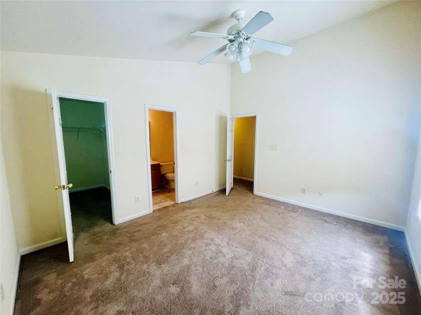 9615 Littleleaf Drive, Charlotte, NC 28215.  MLS# CAR4246026, YatesRealty ID 5750. 