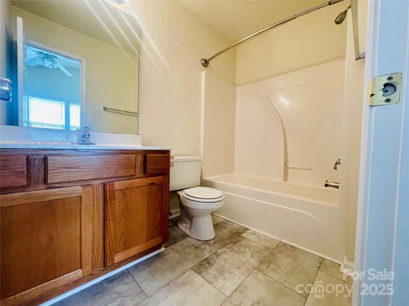 9615 Littleleaf Drive, Charlotte, NC 28215.  MLS# CAR4246026, YatesRealty ID 5750. 