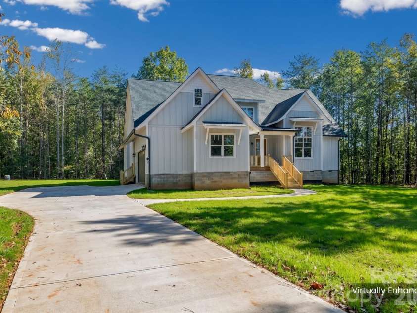 2621 Moon Creek Lane, Clover, SC 29710.  MLS# CAR4434796, YatesRealty ID 57501. 