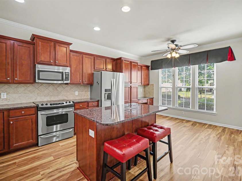 52422 Winchester Street, Indian Land, SC 29707.  MLS# CAR4435728, YatesRealty ID 57504. Kitchen Island