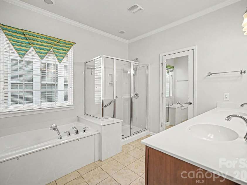 52422 Winchester Street, Indian Land, SC 29707.  MLS# CAR4435728, YatesRealty ID 57504. Primary Bath