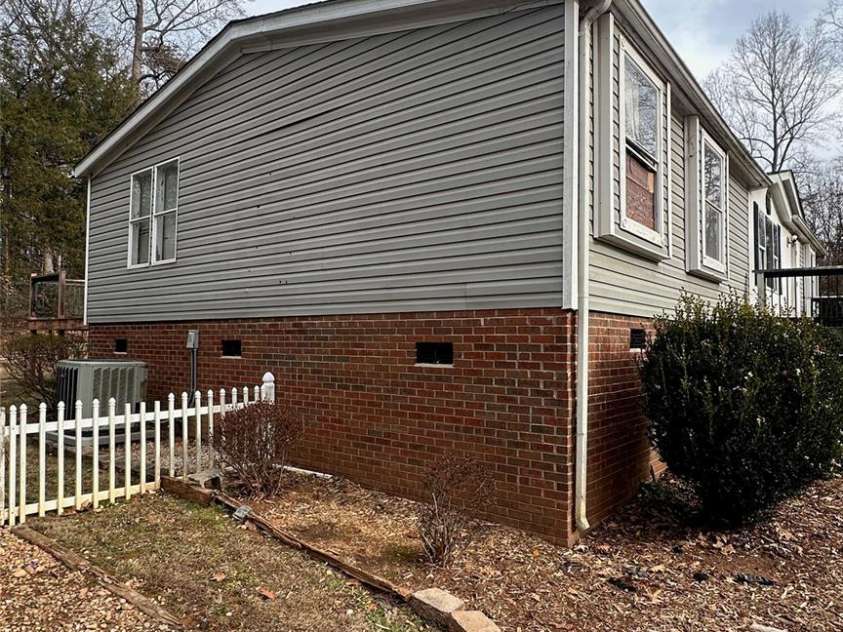 194 Canfield Drive, Olin, NC 28660.  MLS# CAR4434341, YatesRealty ID 57509. 