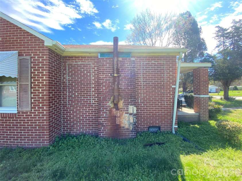 705 Main Street, Cleveland, NC 27013.  MLS# CAR4359118, YatesRealty ID 5751. 