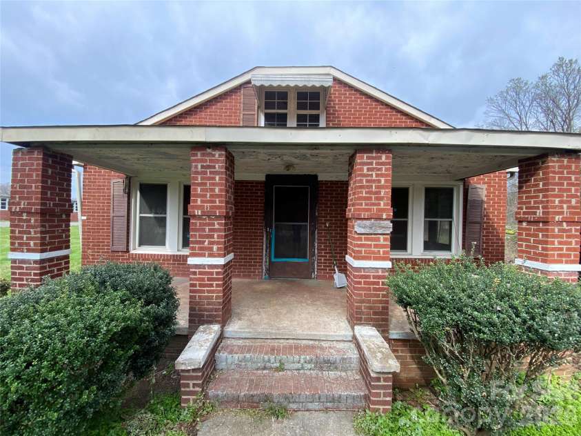 705 Main Street, Cleveland, NC 27013.  MLS# CAR4359118, YatesRealty ID 5751. 