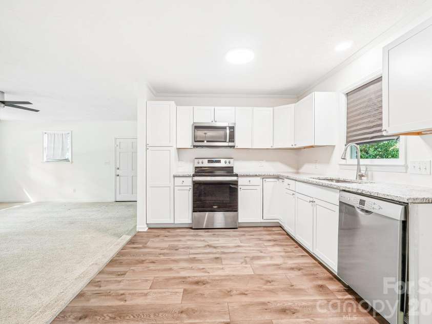 1802 Hemlock Drive, Albemarle, NC 28001.  MLS# CAR4435747, YatesRealty ID 57518. 