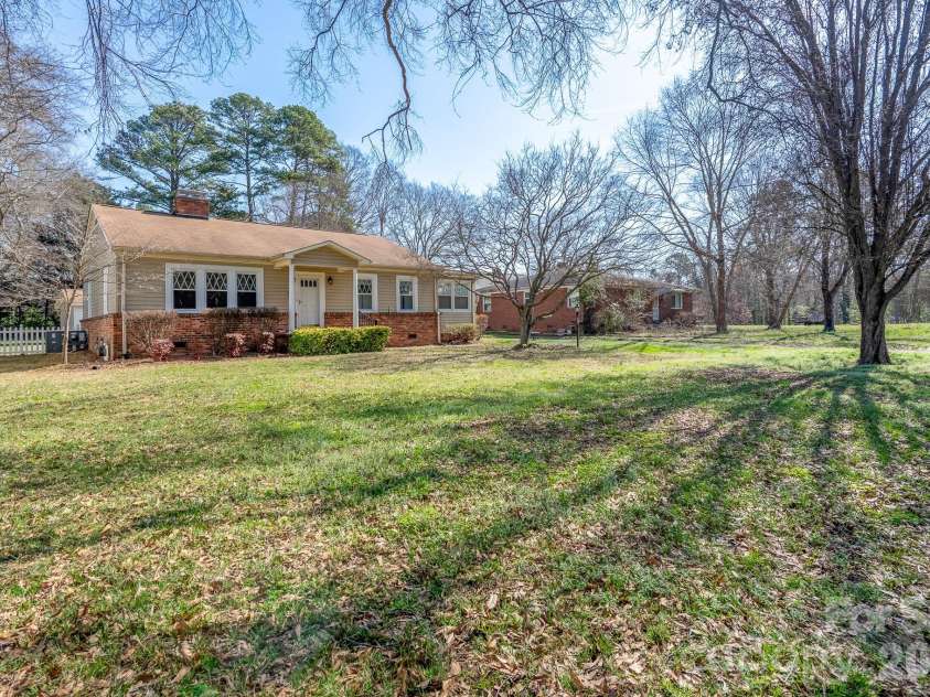 541 Union Street, Concord, NC 28025.  MLS# CAR4351103, YatesRealty ID 5752. 