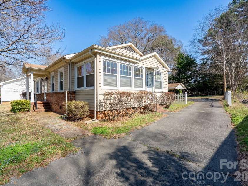 541 Union Street, Concord, NC 28025.  MLS# CAR4351103, YatesRealty ID 5752. 
