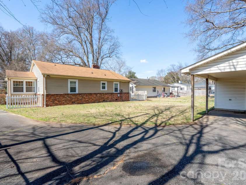 541 Union Street, Concord, NC 28025.  MLS# CAR4351103, YatesRealty ID 5752. 