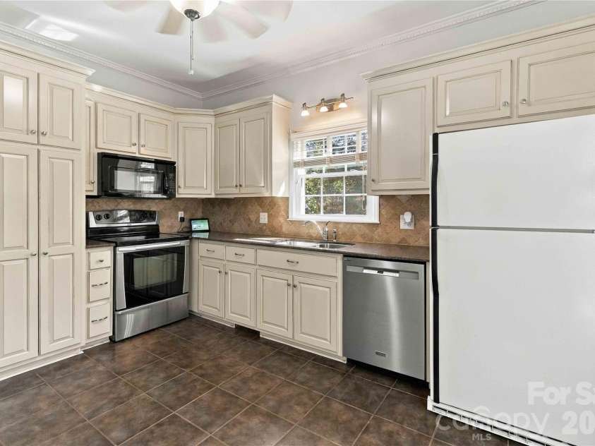 1247 Trailstream Drive, Lancaster, SC 29720.  MLS# CAR4436028, YatesRealty ID 57524. 