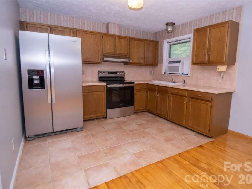113 Quail Drive, Morganton, NC 28655.  MLS# CAR4419312, YatesRealty ID 57525. 