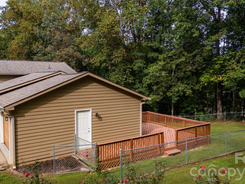 113 Quail Drive, Morganton, NC 28655.  MLS# CAR4419312, YatesRealty ID 57525. 