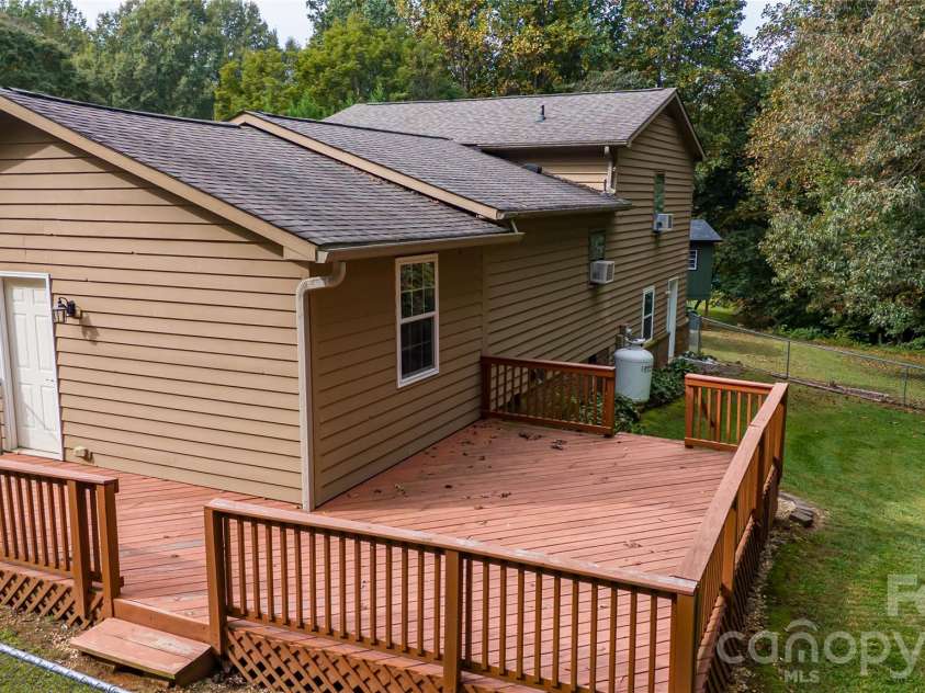 113 Quail Drive, Morganton, NC 28655.  MLS# CAR4419312, YatesRealty ID 57525. 