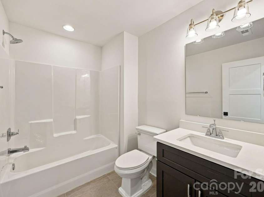 3186 Timber Run Lane, Maiden, NC 28650.  MLS# CAR4432086, YatesRealty ID 57529. Bath 2
