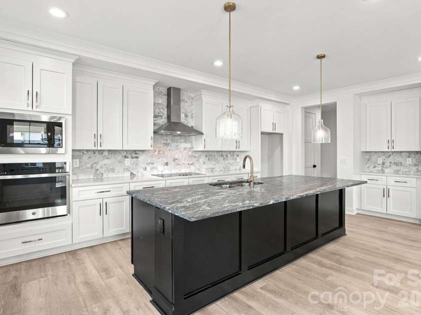 3186 Timber Run Lane, Maiden, NC 28650.  MLS# CAR4432086, YatesRealty ID 57529. Kitchen
