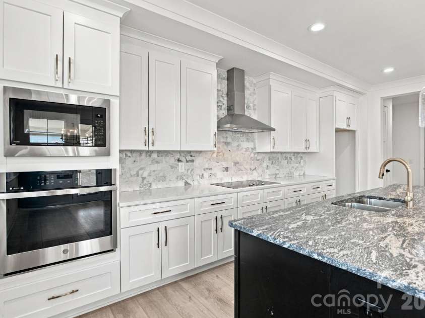 3186 Timber Run Lane, Maiden, NC 28650.  MLS# CAR4432086, YatesRealty ID 57529. Kitchen