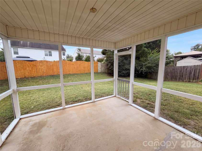 2334 Apple Glen Lane, Charlotte, NC 28269.  MLS# CAR4436071, YatesRealty ID 57531. 
