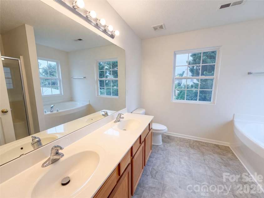 2334 Apple Glen Lane, Charlotte, NC 28269.  MLS# CAR4436071, YatesRealty ID 57531. 
