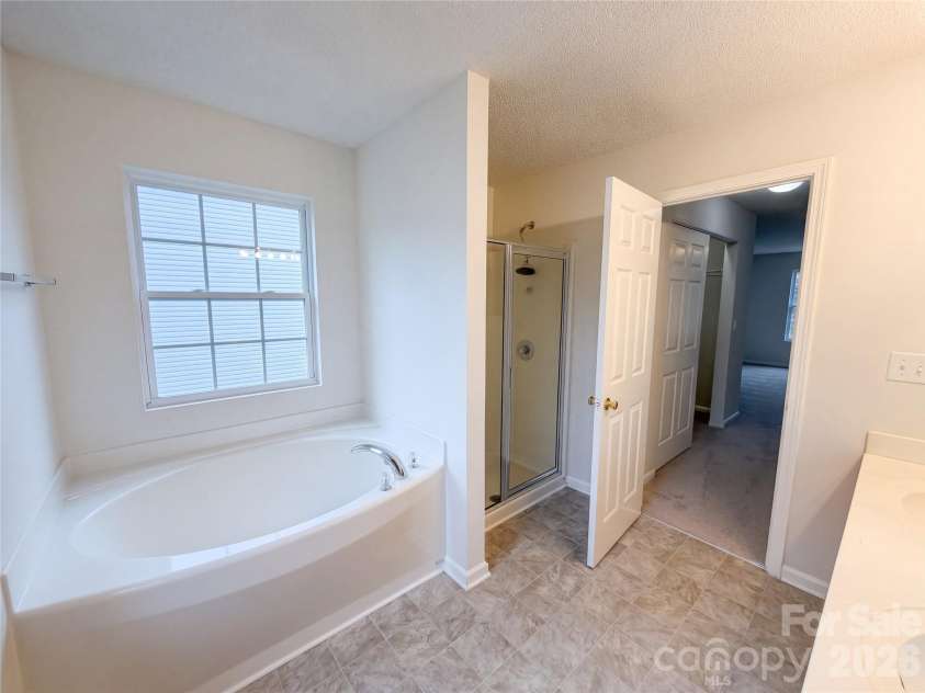 2334 Apple Glen Lane, Charlotte, NC 28269.  MLS# CAR4436071, YatesRealty ID 57531. 