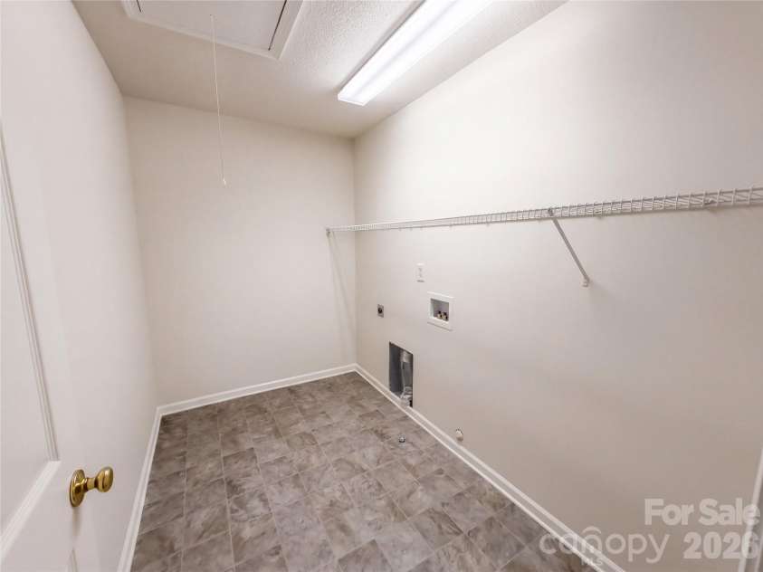 2334 Apple Glen Lane, Charlotte, NC 28269.  MLS# CAR4436071, YatesRealty ID 57531. 