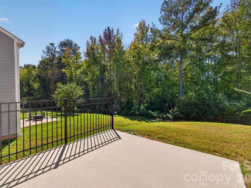 812 Scotch Meadows Loop, Monroe, NC 28110.  MLS# CAR4436082, YatesRealty ID 57533. 