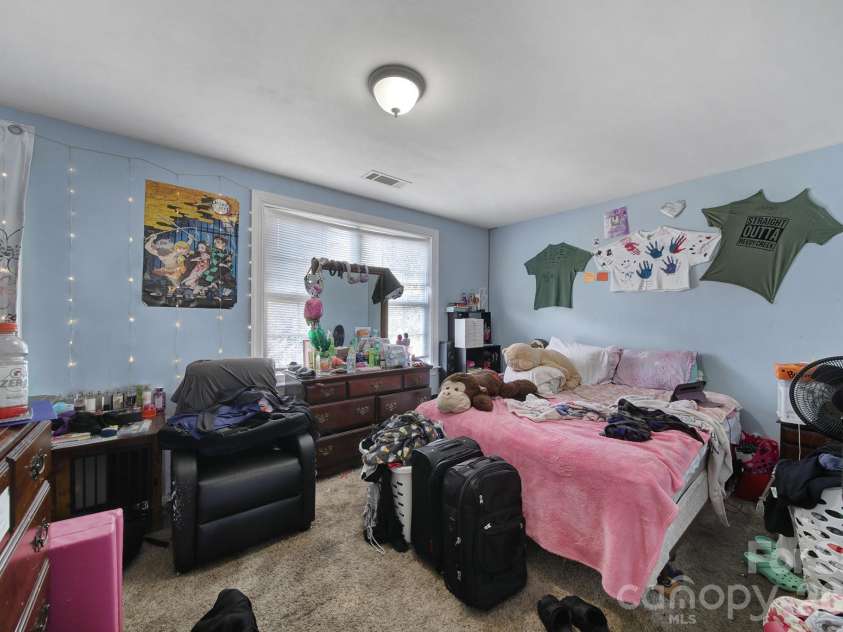 6029 Timbertop Lane, Charlotte, NC 28215.  MLS# CAR4435438, YatesRealty ID 57535. 