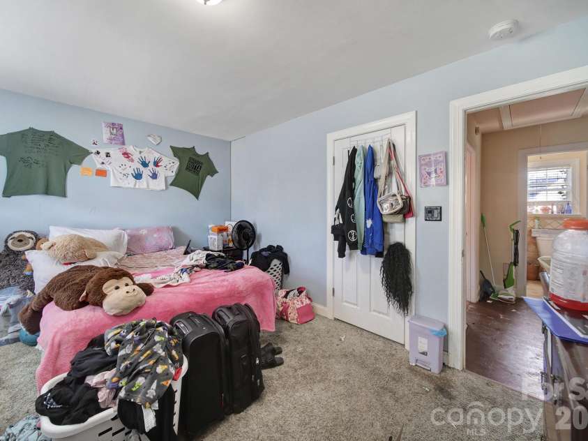 6029 Timbertop Lane, Charlotte, NC 28215.  MLS# CAR4435438, YatesRealty ID 57535. 