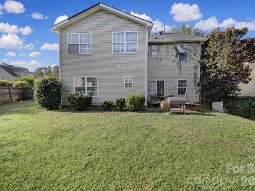6029 Timbertop Lane, Charlotte, NC 28215.  MLS# CAR4435438, YatesRealty ID 57535. 